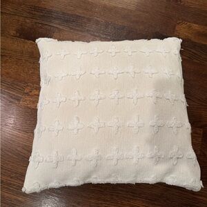 Pottery Barn Teen Cream Textured Accent Pillow